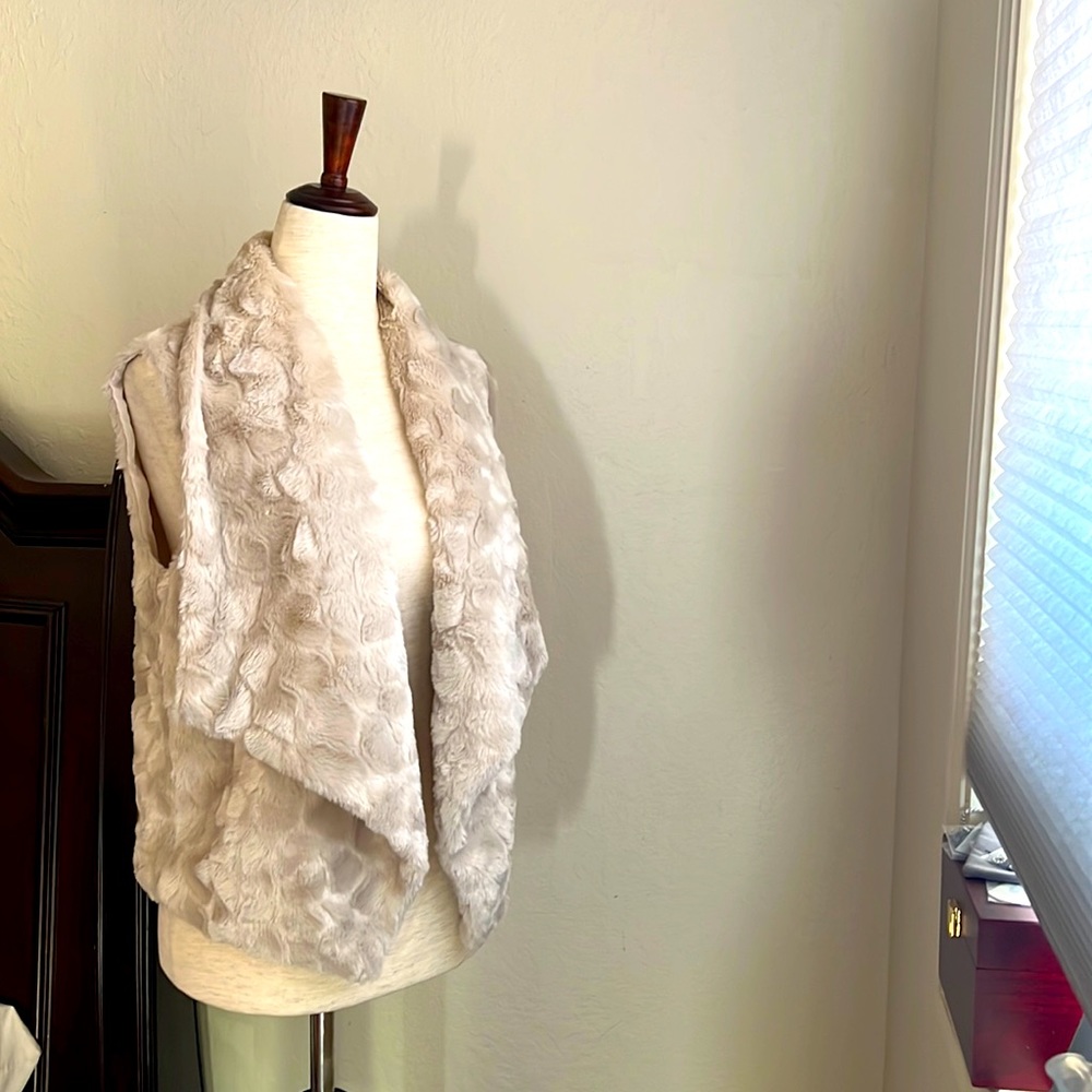 Jack brand size small super silky vest